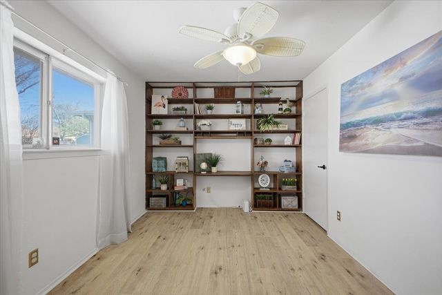 800 Brownstone Street, Euless, TX 76039