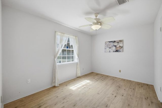 800 Brownstone Street, Euless, TX 76039