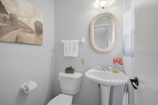 800 Brownstone Street, Euless, TX 76039