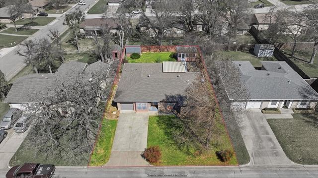 800 Brownstone Street, Euless, TX 76039