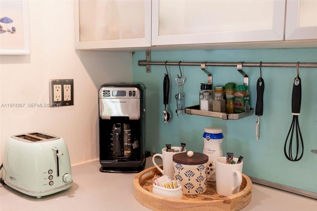 750 NE 120th St, Biscayne Park, FL 33161