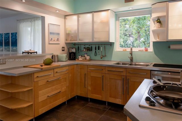 750 NE 120th St, Biscayne Park, FL 33161