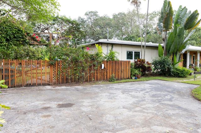 750 NE 120th St, Biscayne Park, FL 33161