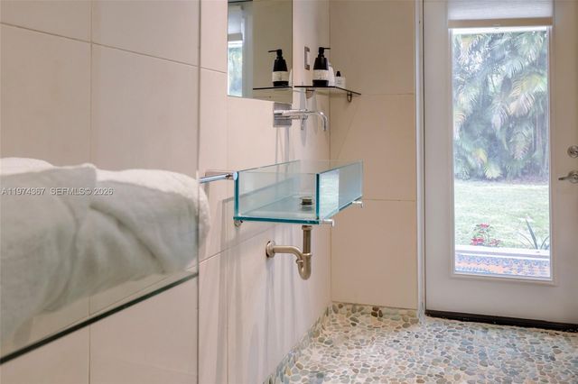 750 NE 120th St, Biscayne Park, FL 33161