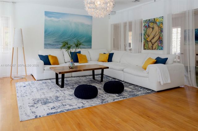 750 NE 120th St, Biscayne Park, FL 33161