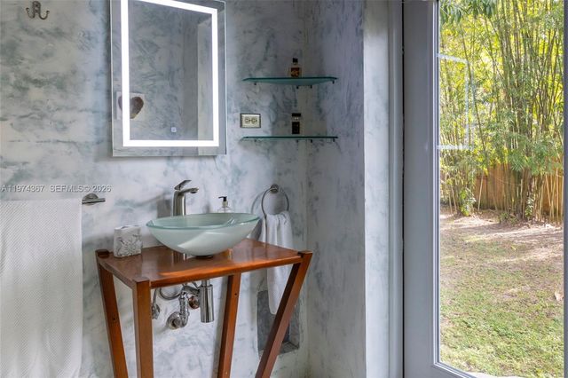 750 NE 120th St, Biscayne Park, FL 33161