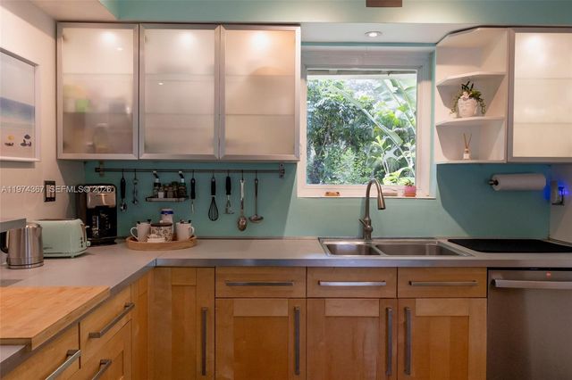 750 NE 120th St, Biscayne Park, FL 33161