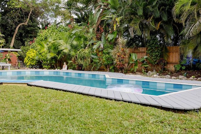 750 NE 120th St, Biscayne Park, FL 33161