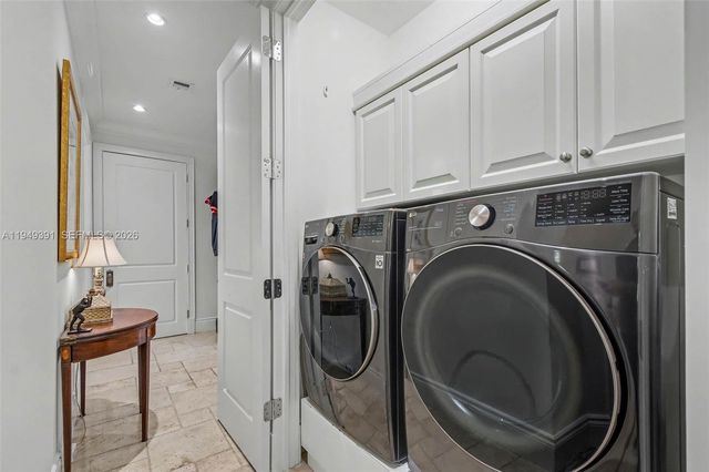 10530 SW 77th Ave 1, Pinecrest, FL 33156