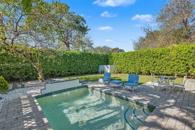 10530 SW 77th Ave 1, Pinecrest, FL 33156