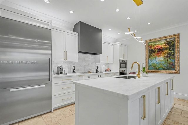 10530 SW 77th Ave 1, Pinecrest, FL 33156