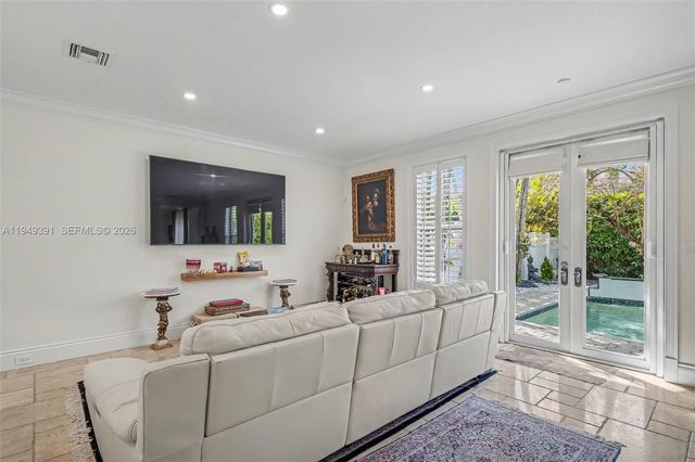 10530 SW 77th Ave 1, Pinecrest, FL 33156