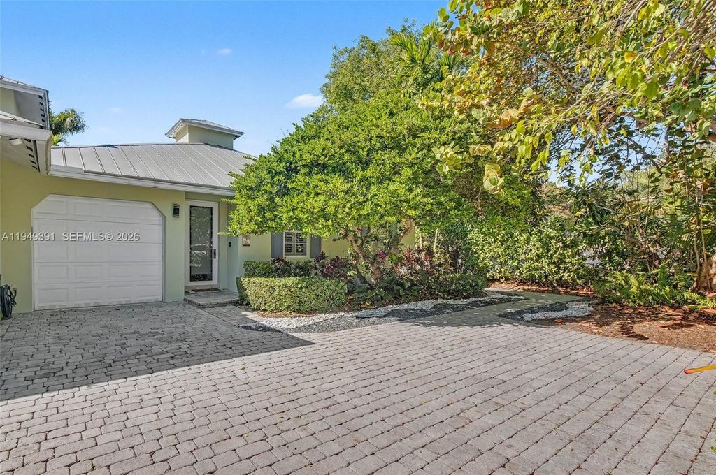 10530 SW 77th Ave 1, Pinecrest, FL 33156