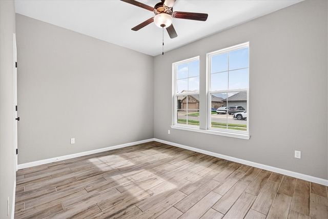 412 Gulfton Dr, Portland, TX 78374