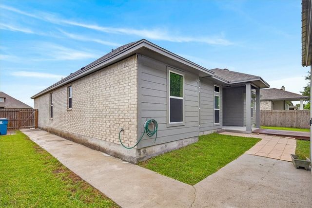 412 Gulfton Dr, Portland, TX 78374