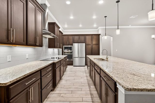 412 Gulfton Dr, Portland, TX 78374