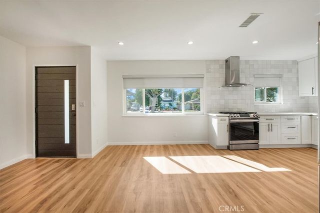 16329 Napa, Los Angeles, CA 91343