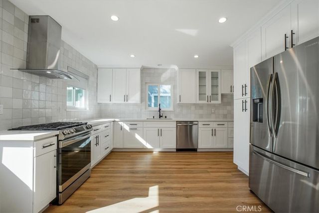 16329 Napa, Los Angeles, CA 91343