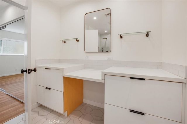 16329 Napa, Los Angeles, CA 91343