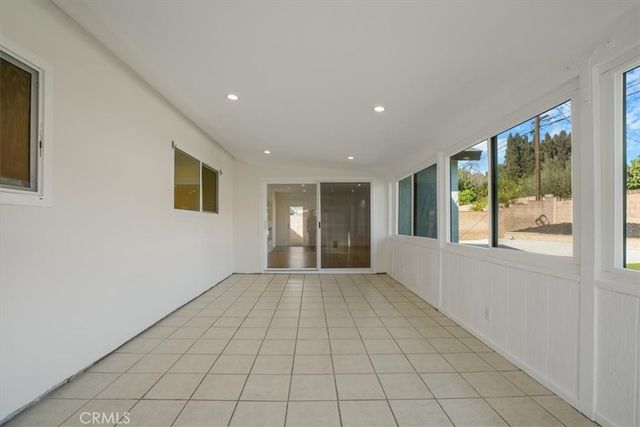 16329 Napa, Los Angeles, CA 91343