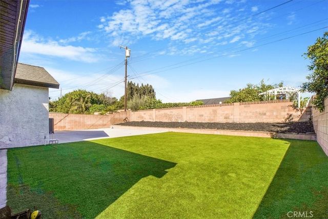 16329 Napa, Los Angeles, CA 91343