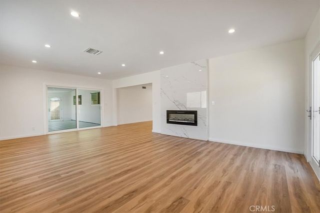16329 Napa, Los Angeles, CA 91343