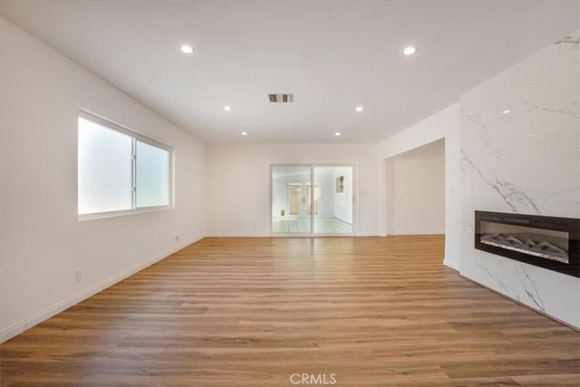16329 Napa, Los Angeles, CA 91343
