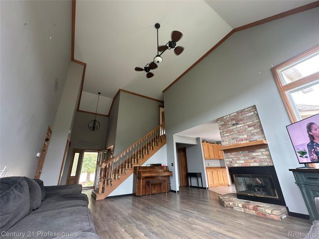 12220 Moceri Drive, Grand Blanc, MI 48439