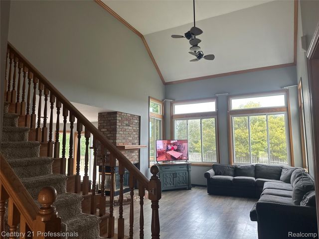 12220 Moceri Drive, Grand Blanc, MI 48439