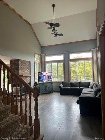 12220 Moceri Drive, Grand Blanc, MI 48439