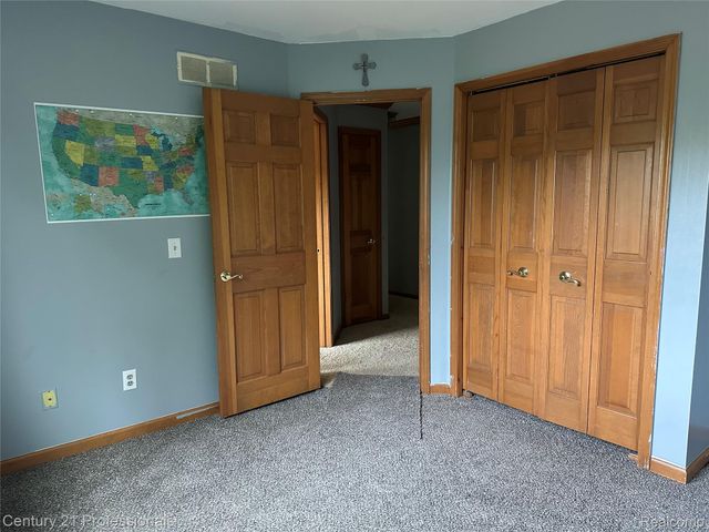 12220 Moceri Drive, Grand Blanc, MI 48439