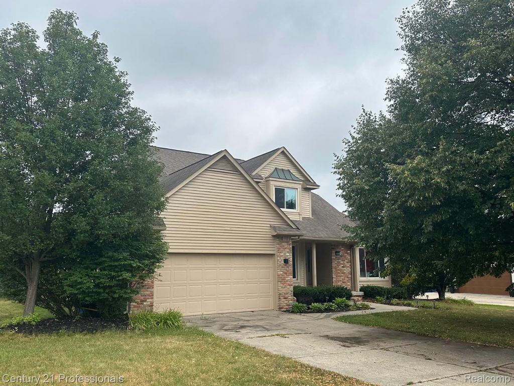 12220 Moceri Drive, Grand Blanc, MI 48439