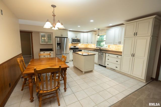 1374 N FORREST Drive, Germantown Hills, IL 61548