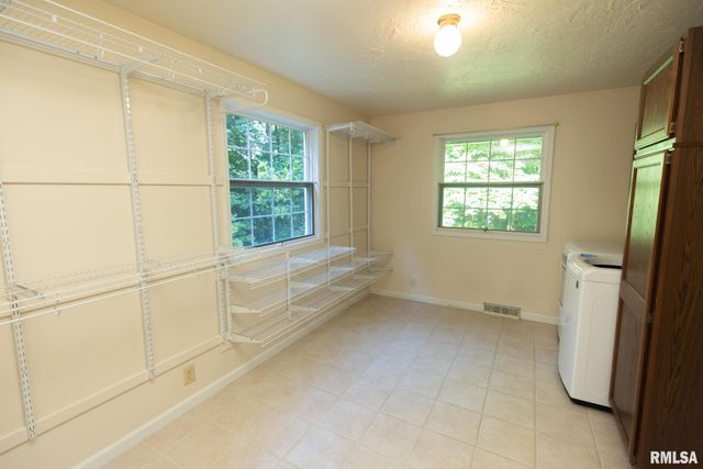 1374 N FORREST Drive, Germantown Hills, IL 61548