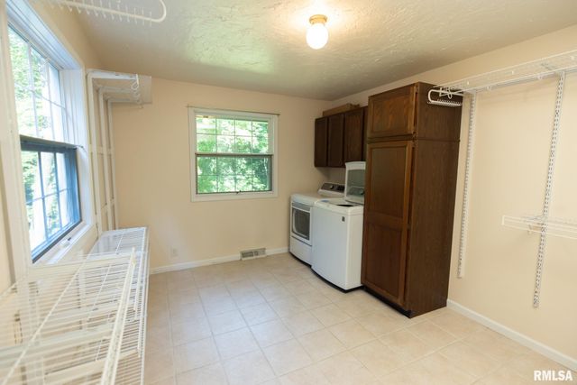 1374 N FORREST Drive, Germantown Hills, IL 61548