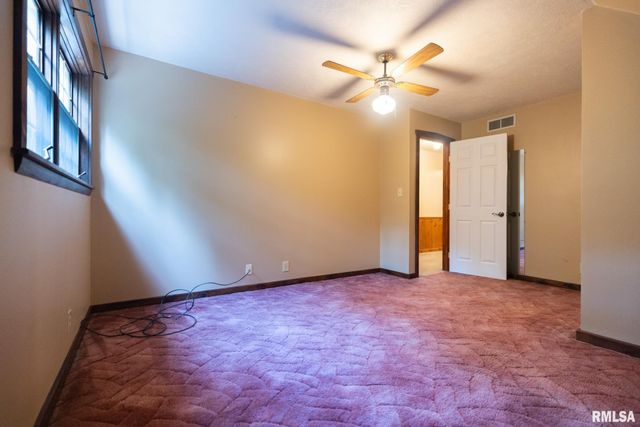 1374 N FORREST Drive, Germantown Hills, IL 61548