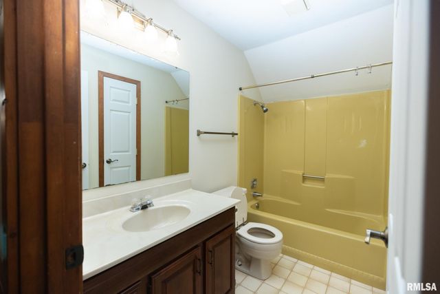 1374 N FORREST Drive, Germantown Hills, IL 61548