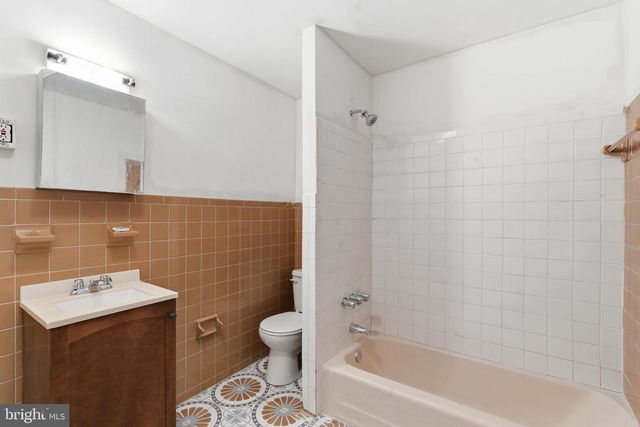 1417 LOMBARD ST, Philadelphia, PA 19146