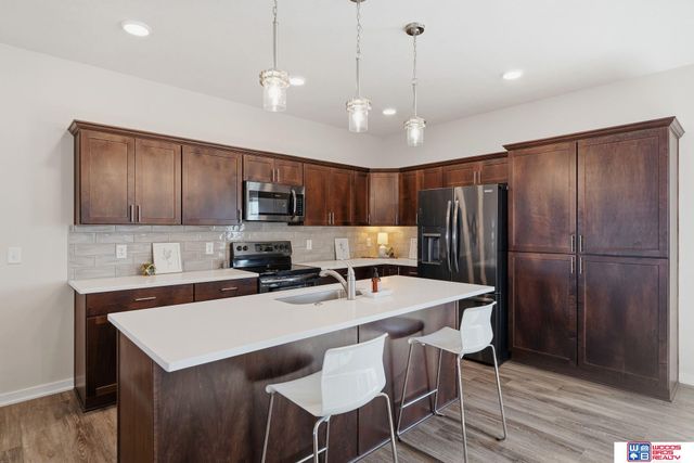 9533 Duckhorn Drive, Lincoln, NE 68526