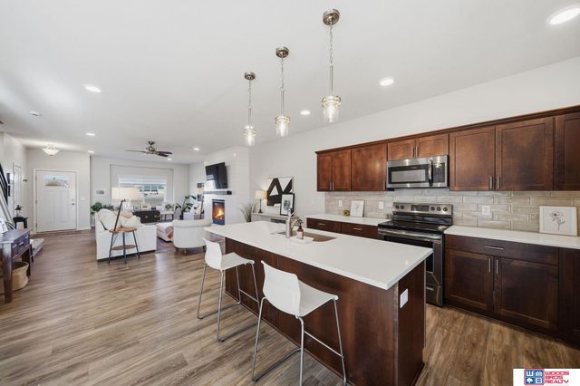 9533 Duckhorn Drive, Lincoln, NE 68526