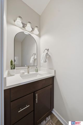 9533 Duckhorn Drive, Lincoln, NE 68526