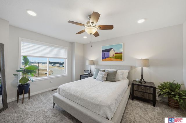 9533 Duckhorn Drive, Lincoln, NE 68526