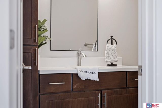 9533 Duckhorn Drive, Lincoln, NE 68526