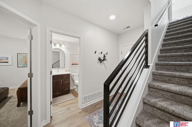 9533 Duckhorn Drive, Lincoln, NE 68526