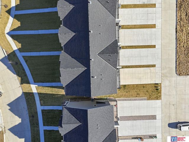 9533 Duckhorn Drive, Lincoln, NE 68526