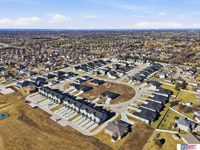 9533 Duckhorn Drive, Lincoln, NE 68526