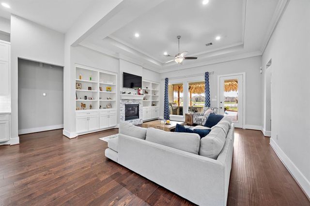 127 Cavalry Trail Drive, Rosharon, TX 77583