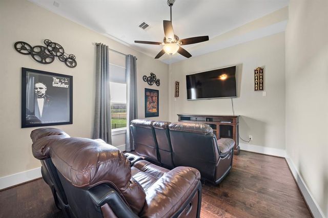 127 Cavalry Trail Drive, Rosharon, TX 77583