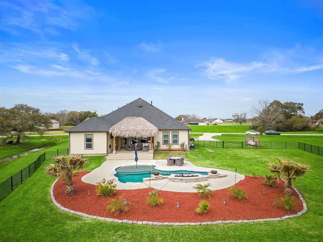 127 Cavalry Trail Drive, Rosharon, TX 77583