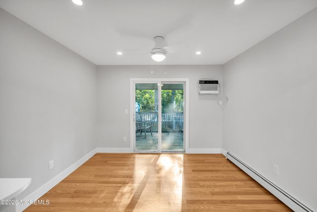 7 Bellflower Court, Toms River, NJ 08755